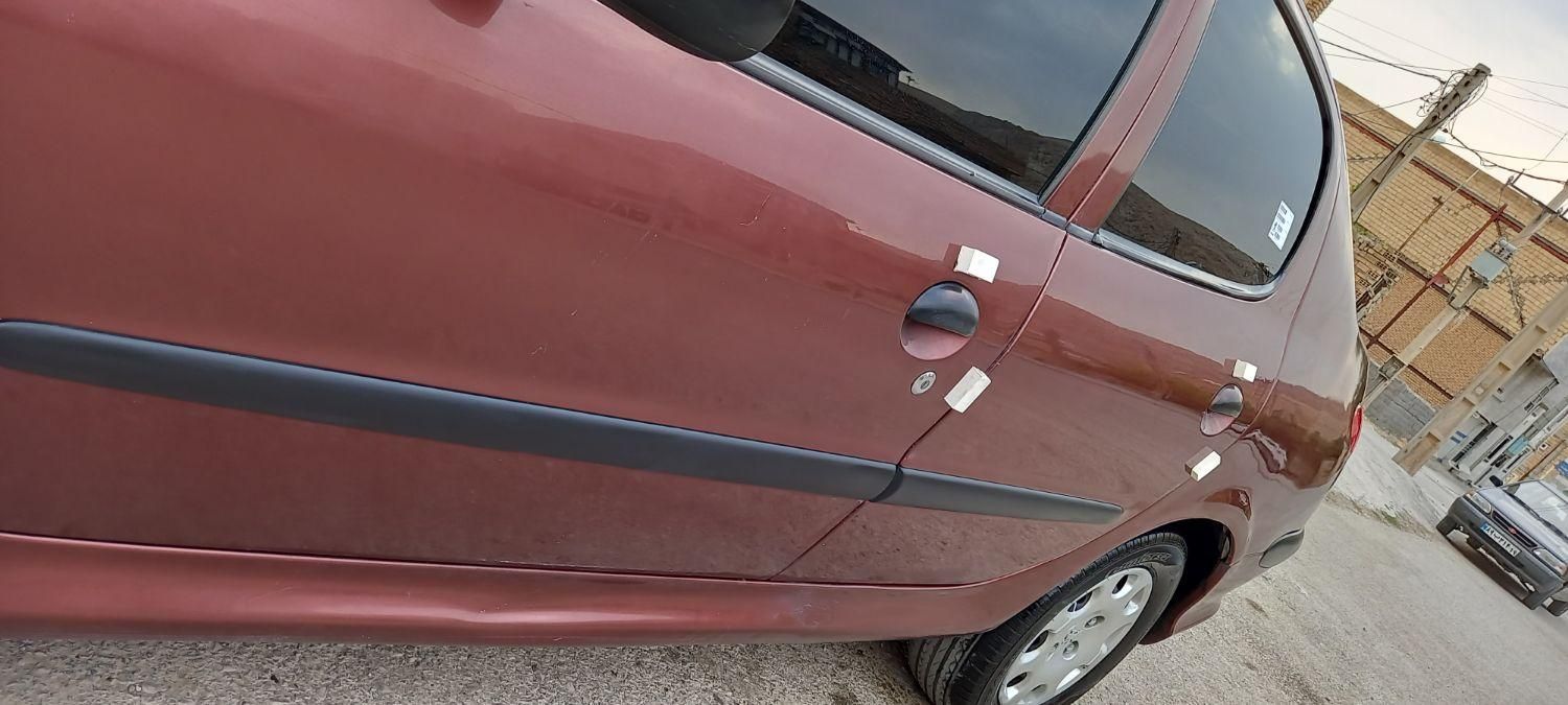 پژو ۲۰۶ صندوق دار v8 - 1390