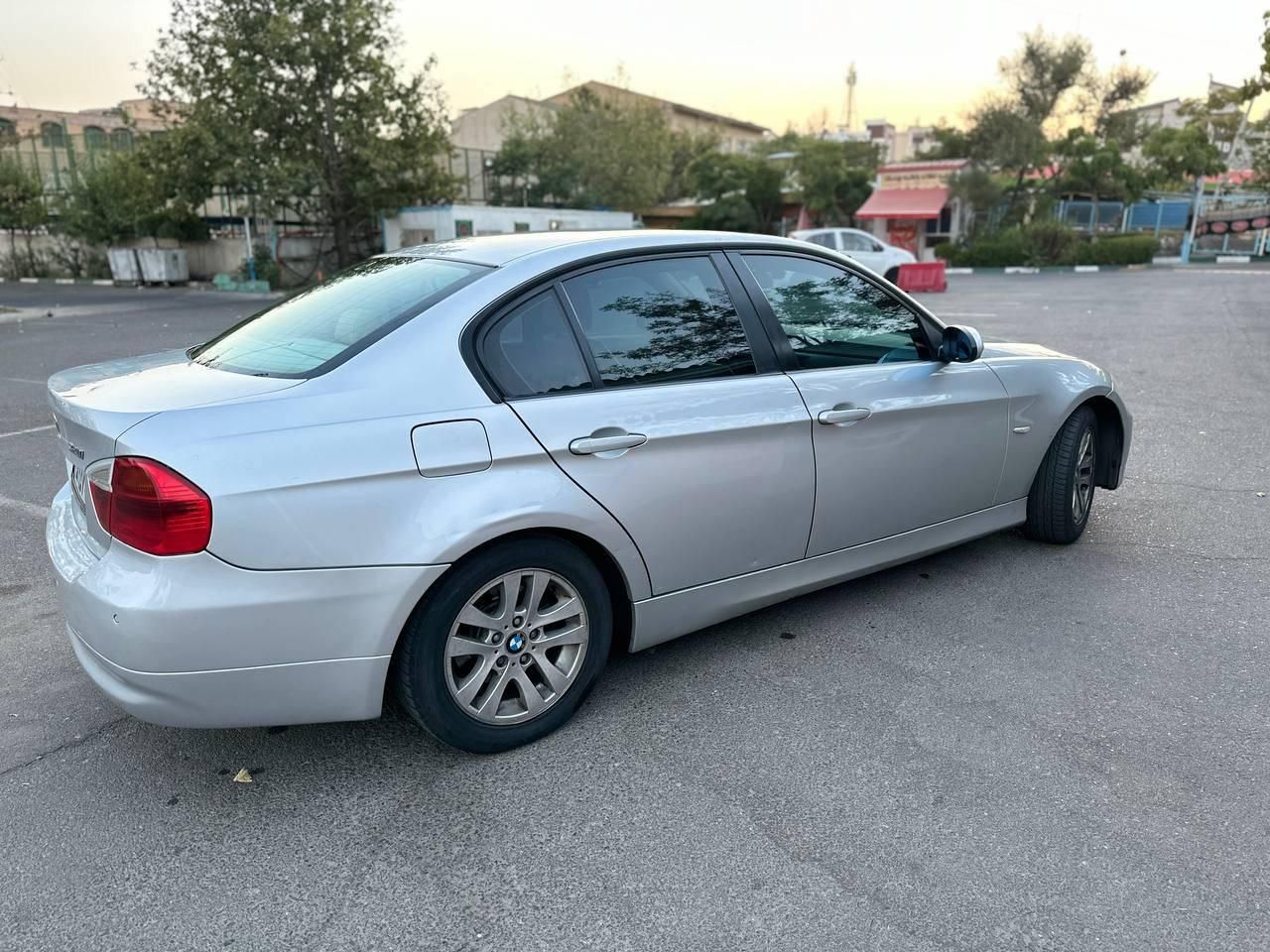 ب ام و سری 3 سدان 320i - 2006