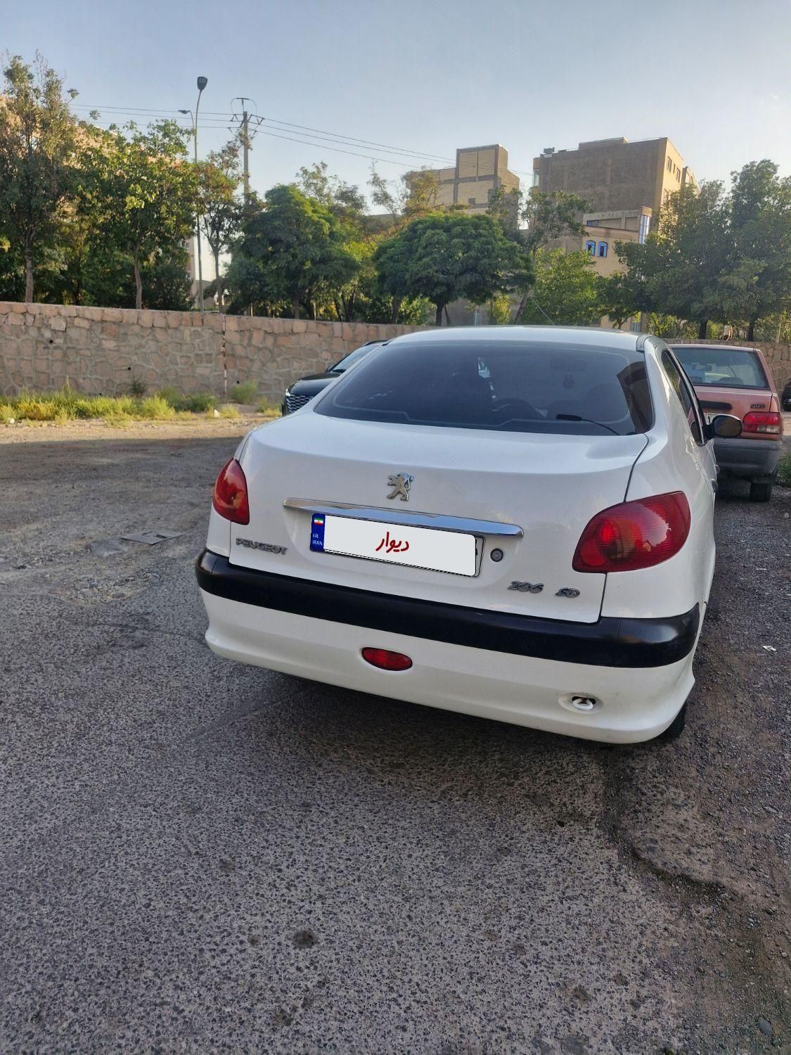 پژو ۲۰۶ صندوق دار v8 - 1397