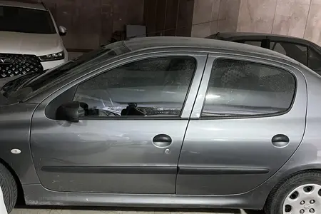 پژو ۲۰۶ صندوق دار v20 - 1389