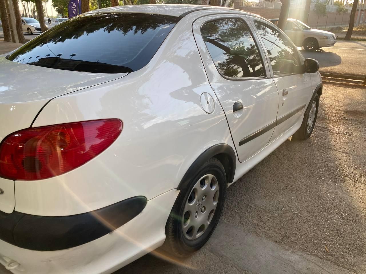 پژو ۲۰۶ صندوق دار v8 - 1395