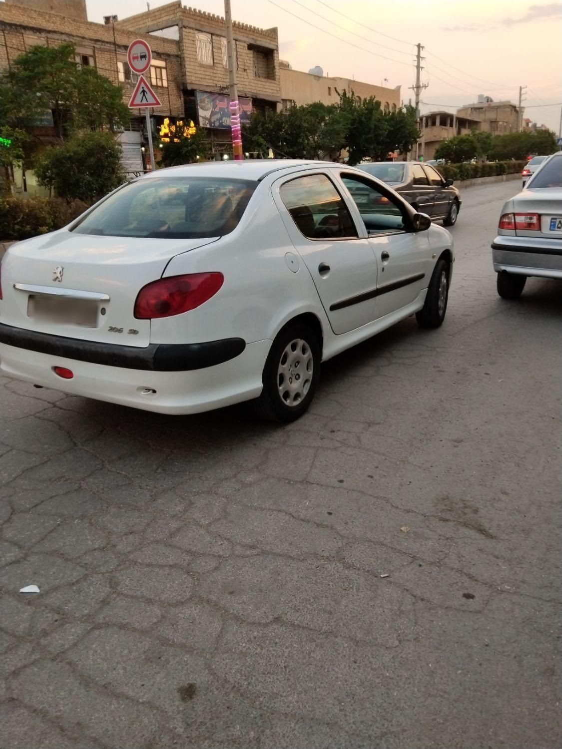 پژو ۲۰۶ صندوق دار v8 - 1396