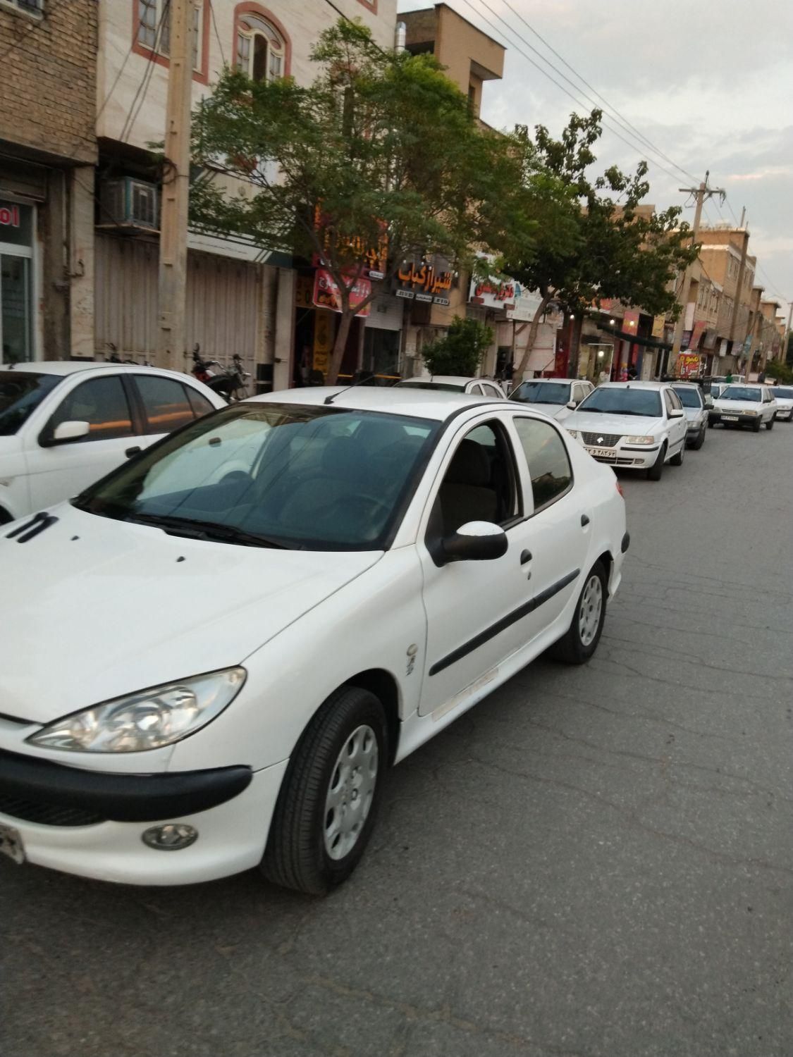 پژو ۲۰۶ صندوق دار v8 - 1396