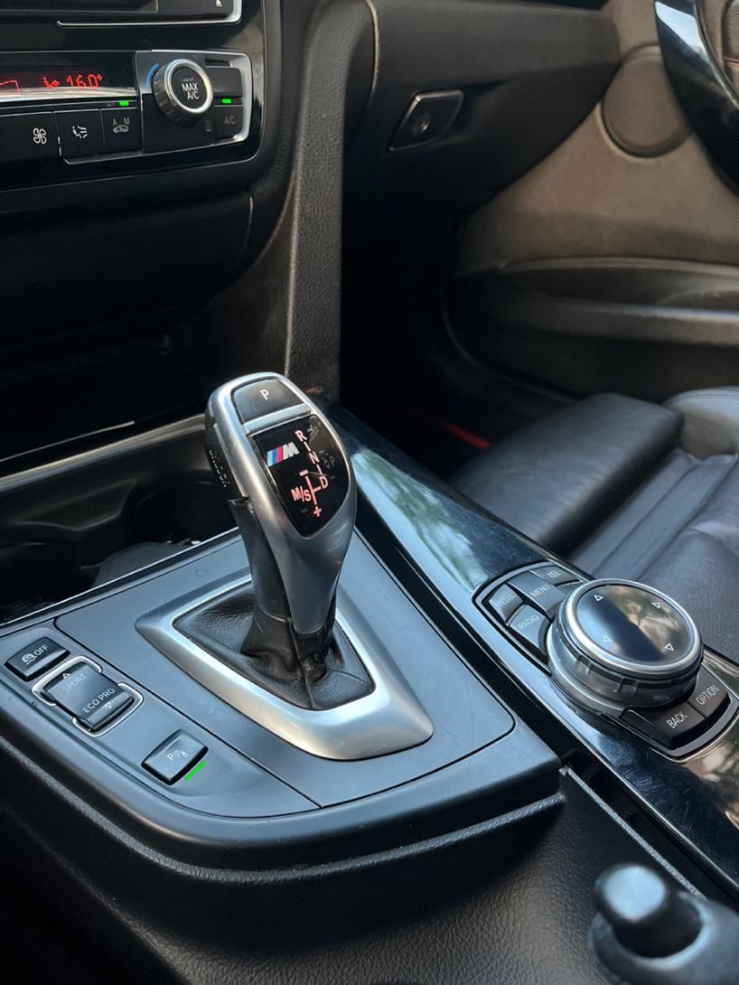 ب ام و سری 3 سدان 320i - 2014
