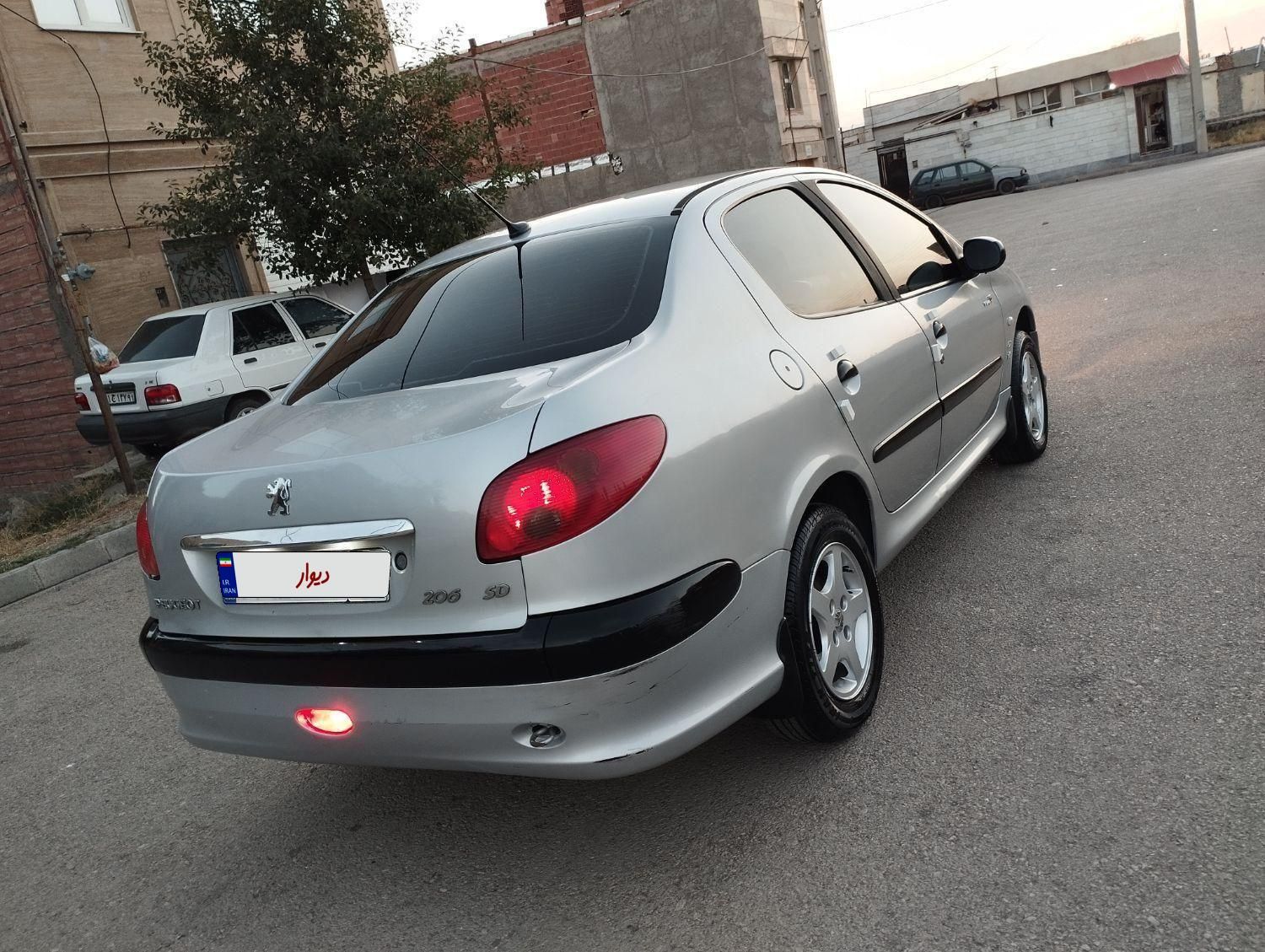 پژو ۲۰۶ صندوق دار v8 - 1386