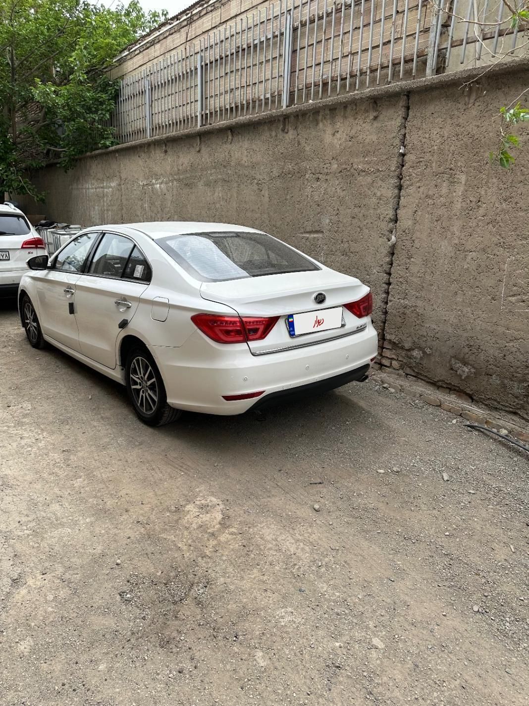 لیفان 820 اتوماتیک - 1395