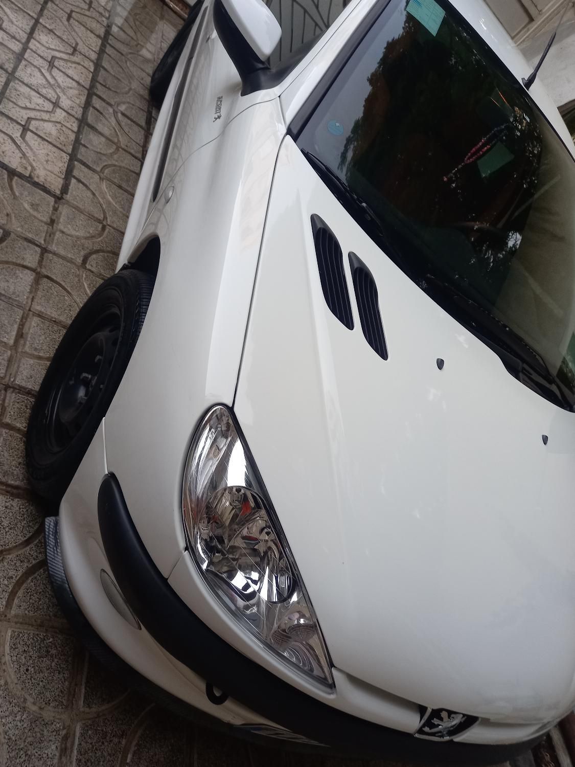 پژو ۲۰۶ صندوق دار v8 - 1396
