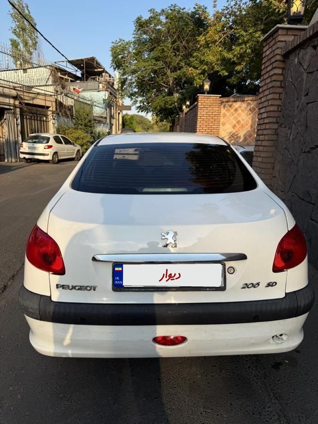 پژو ۲۰۶ صندوق دار v8 - 1396