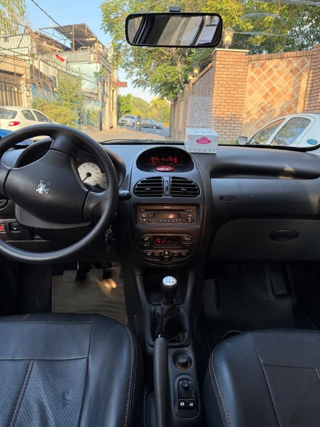 پژو ۲۰۶ صندوق دار v8 - 1396