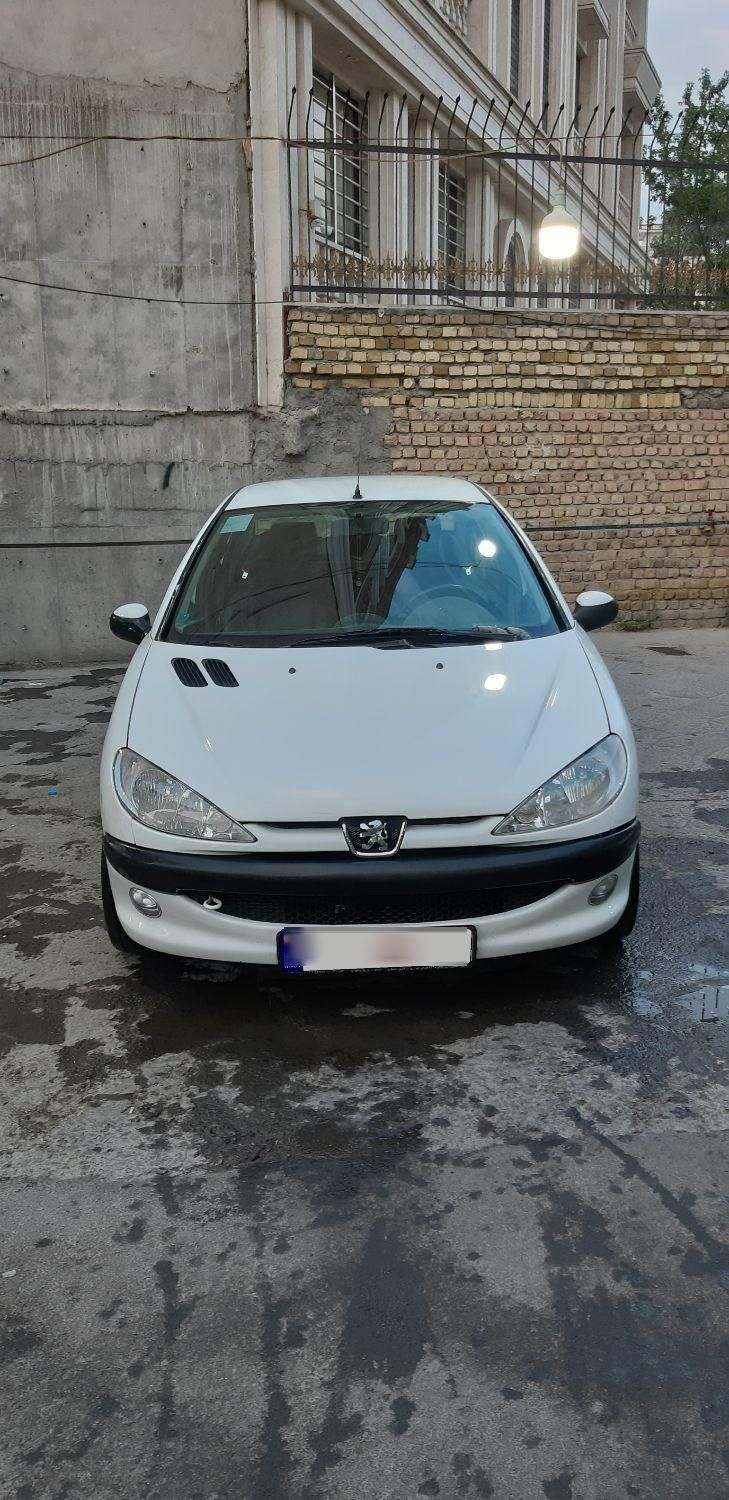 پژو ۲۰۶ صندوق دار v8 - 1396