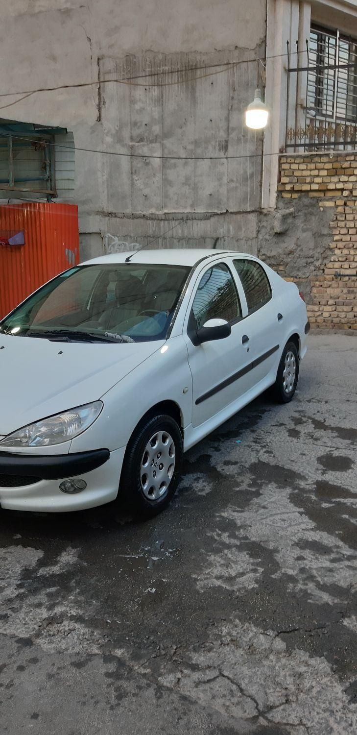 پژو ۲۰۶ صندوق دار v8 - 1396