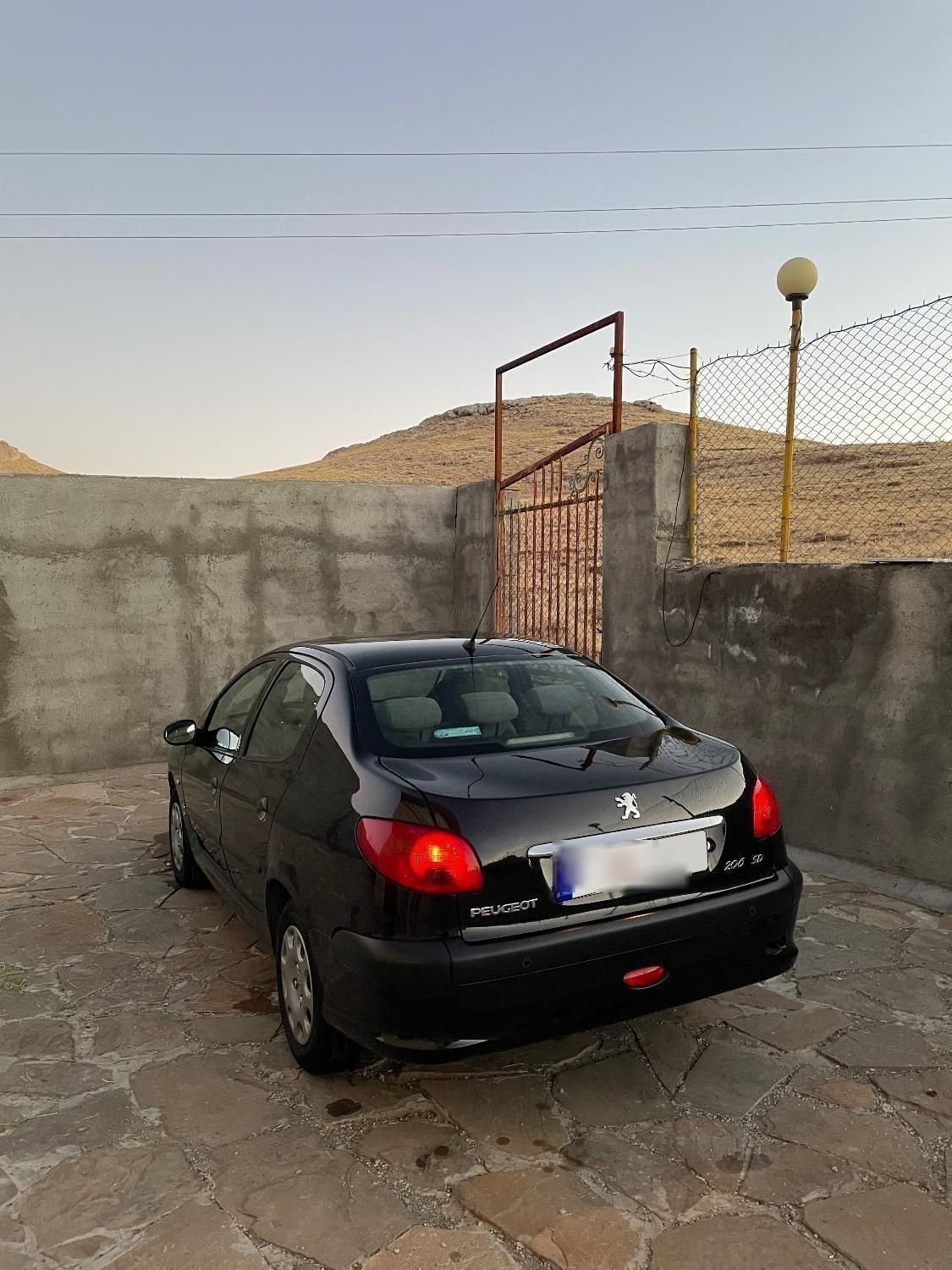 پژو ۲۰۶ صندوق دار v8 - 1396