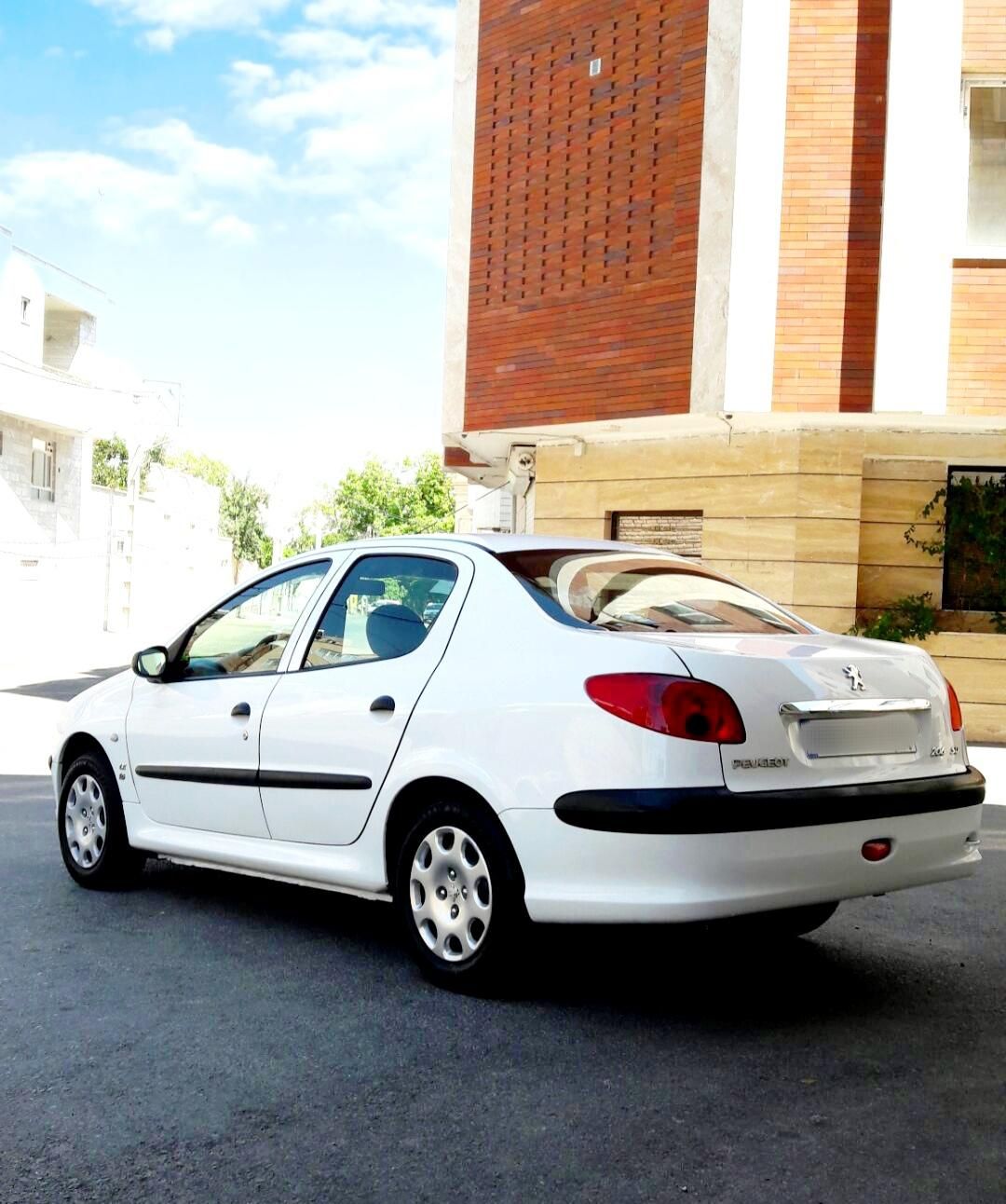 پژو ۲۰۶ صندوق دار v8 - 1395