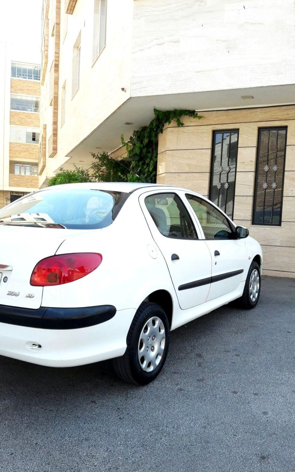 پژو ۲۰۶ صندوق دار v8 - 1395