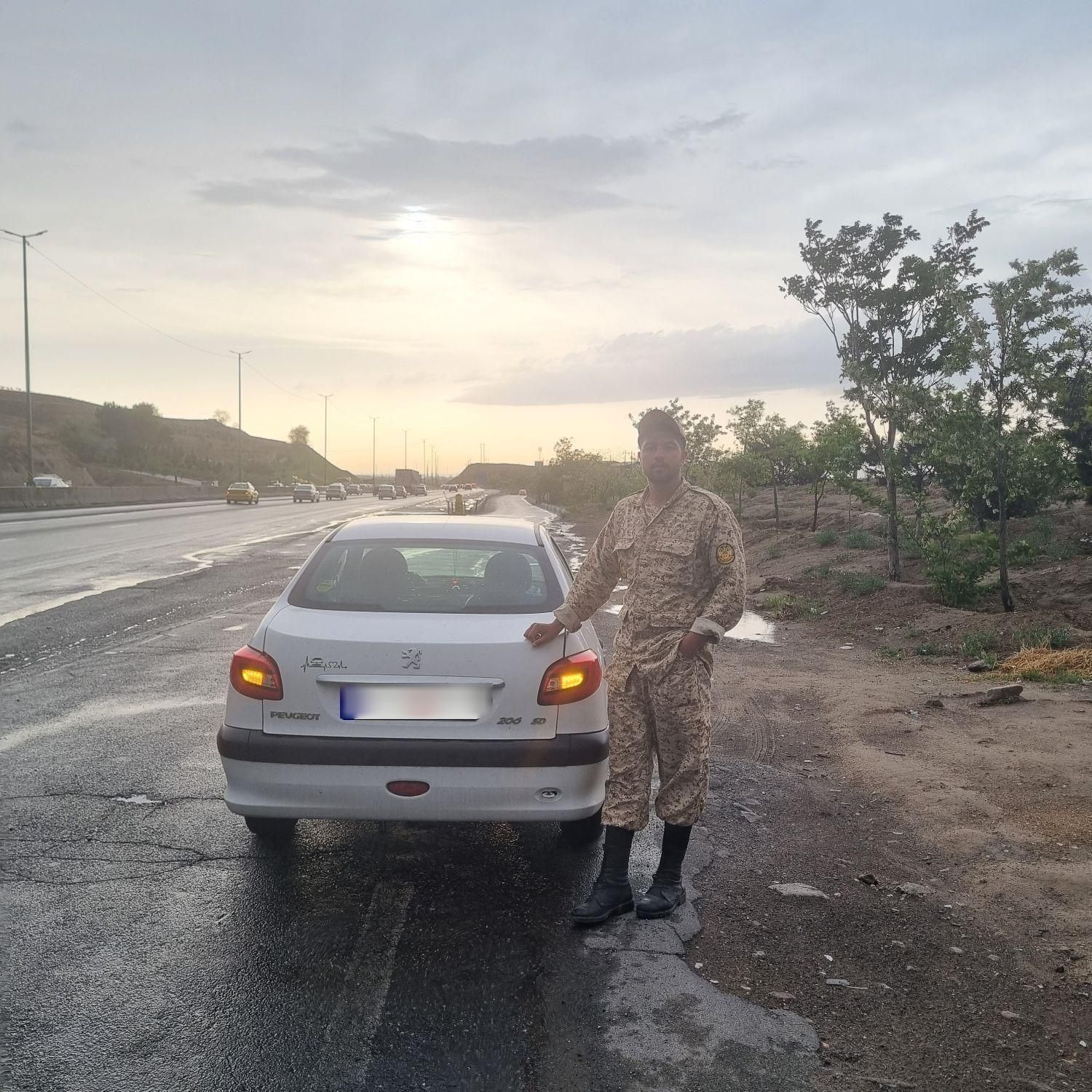 پژو ۲۰۶ صندوق دار v8 - 1398