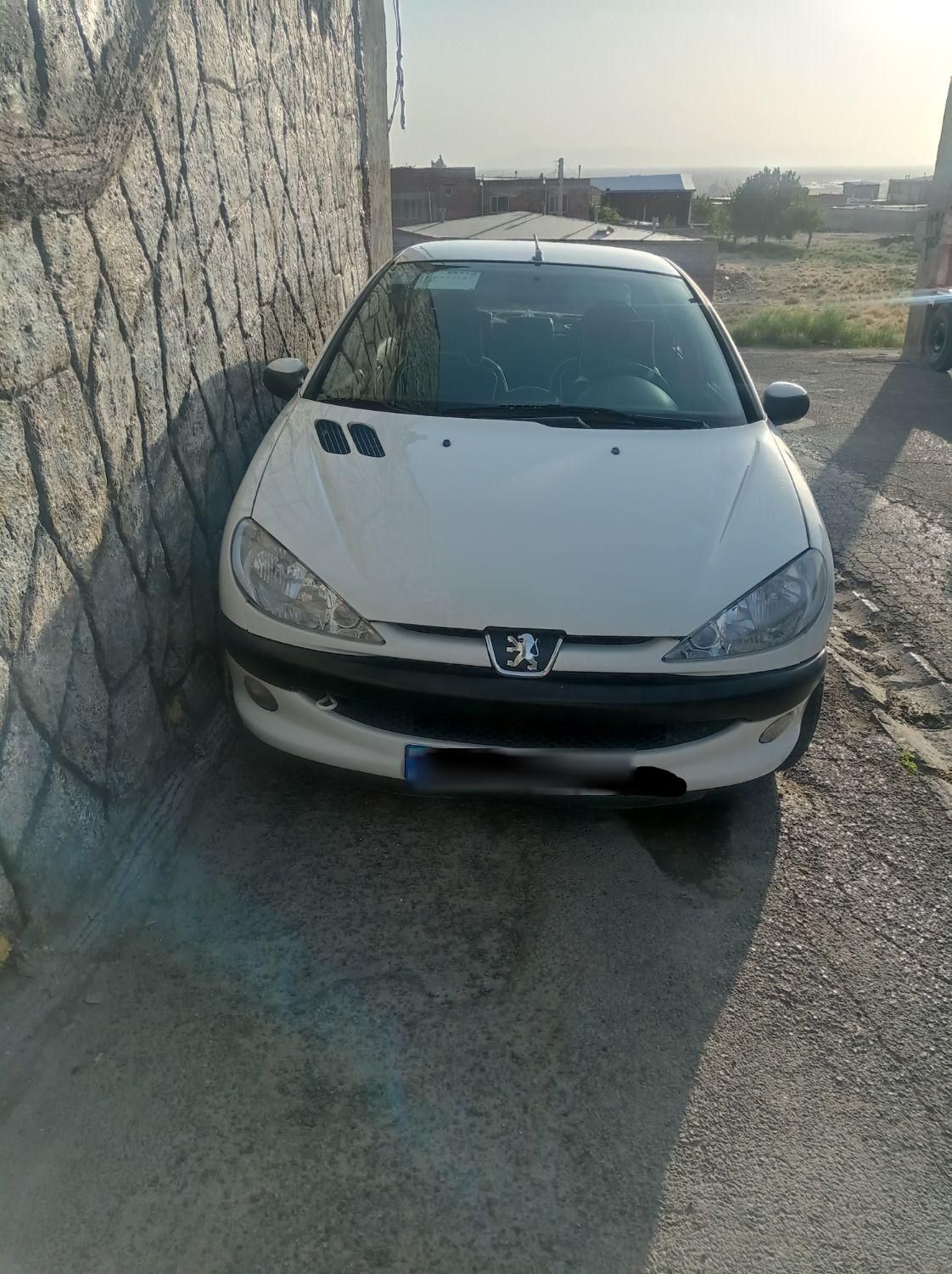 پژو ۲۰۶ صندوق دار v8 - 1393