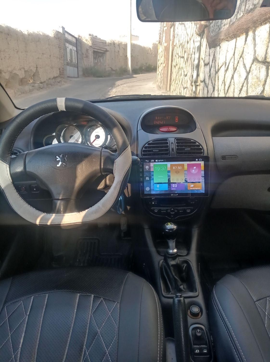 پژو ۲۰۶ صندوق دار v8 - 1393