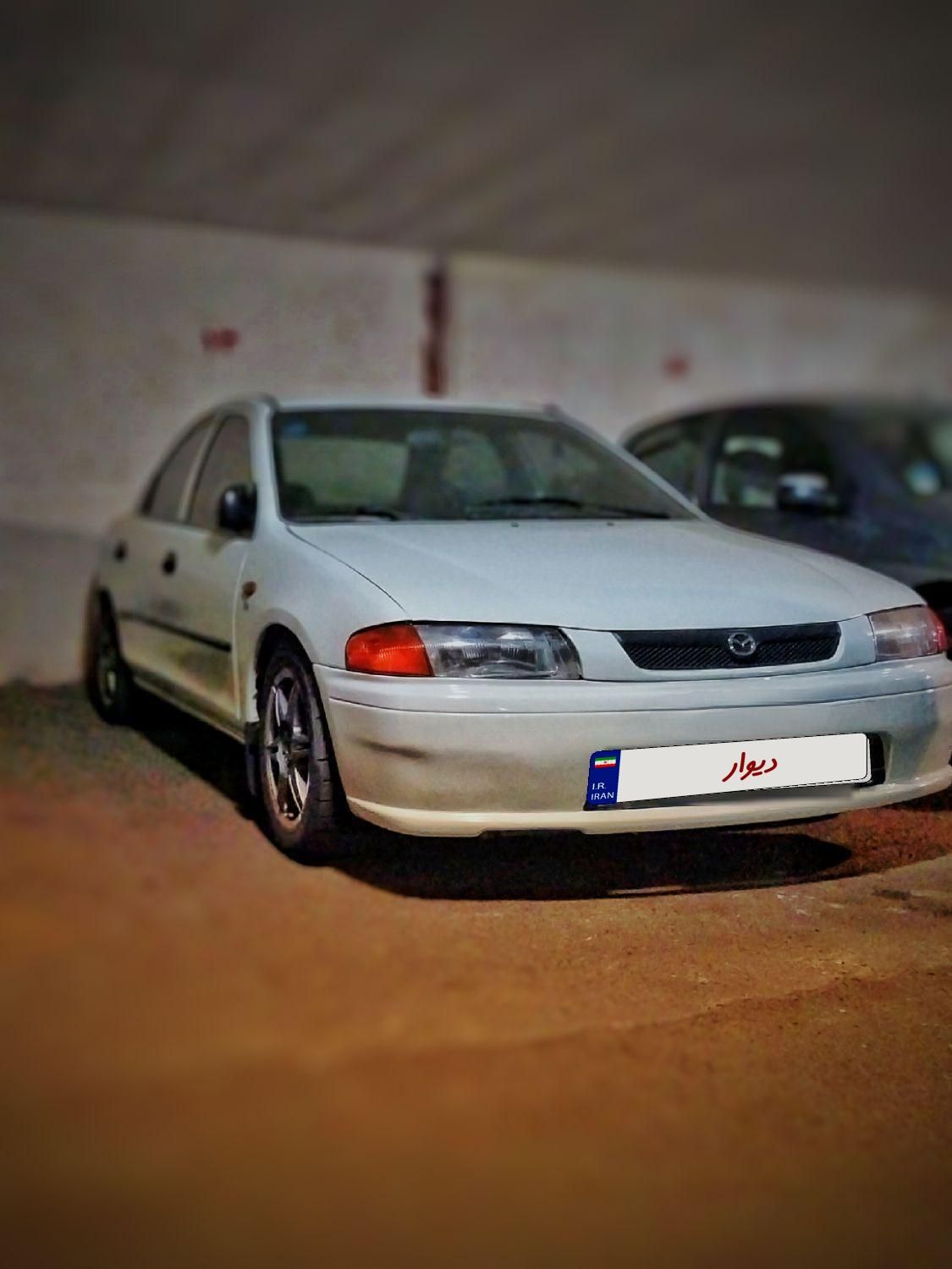 مزدا 323 F - 1378