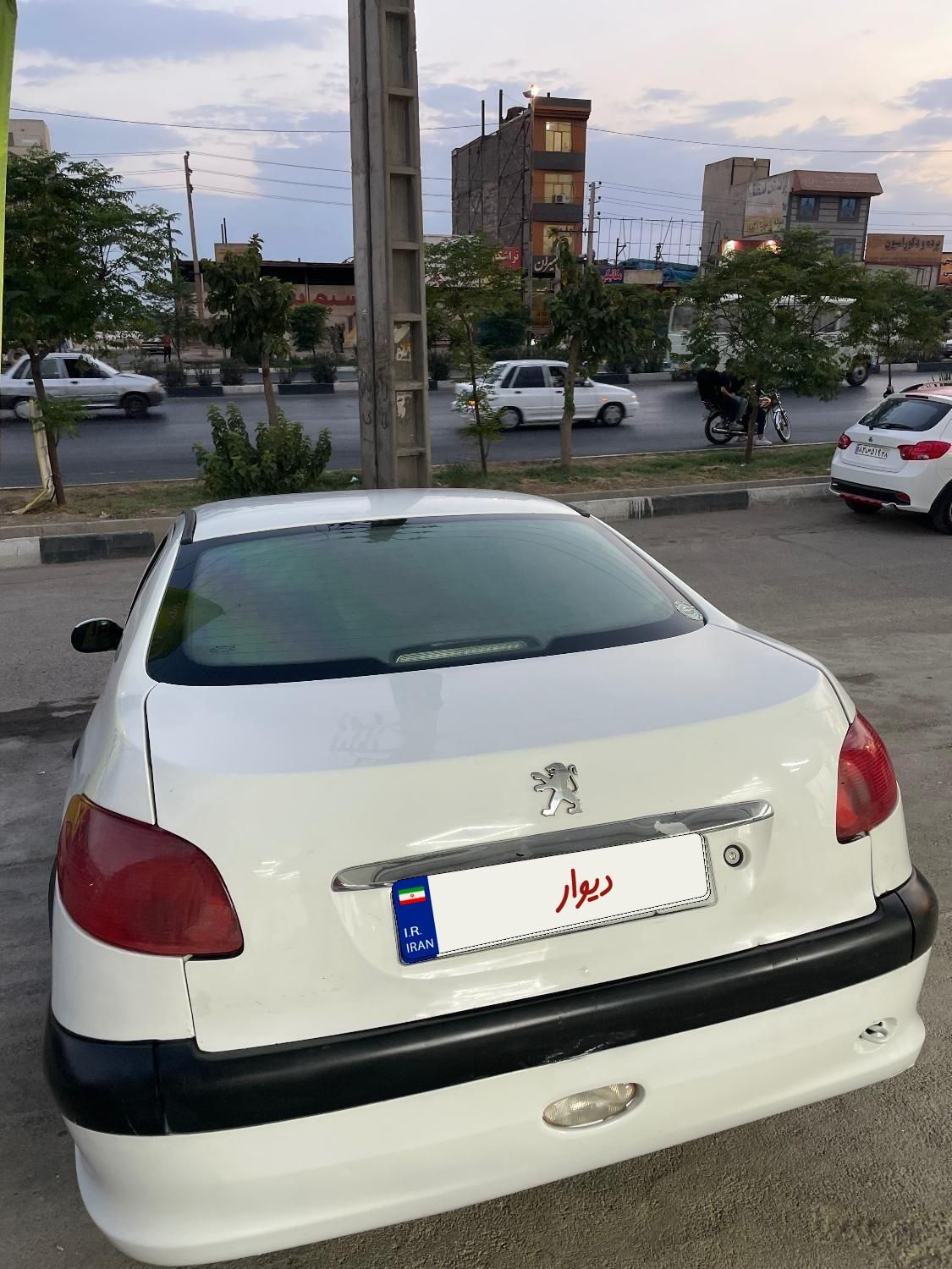 پژو ۲۰۶ صندوق دار v8 - 1390