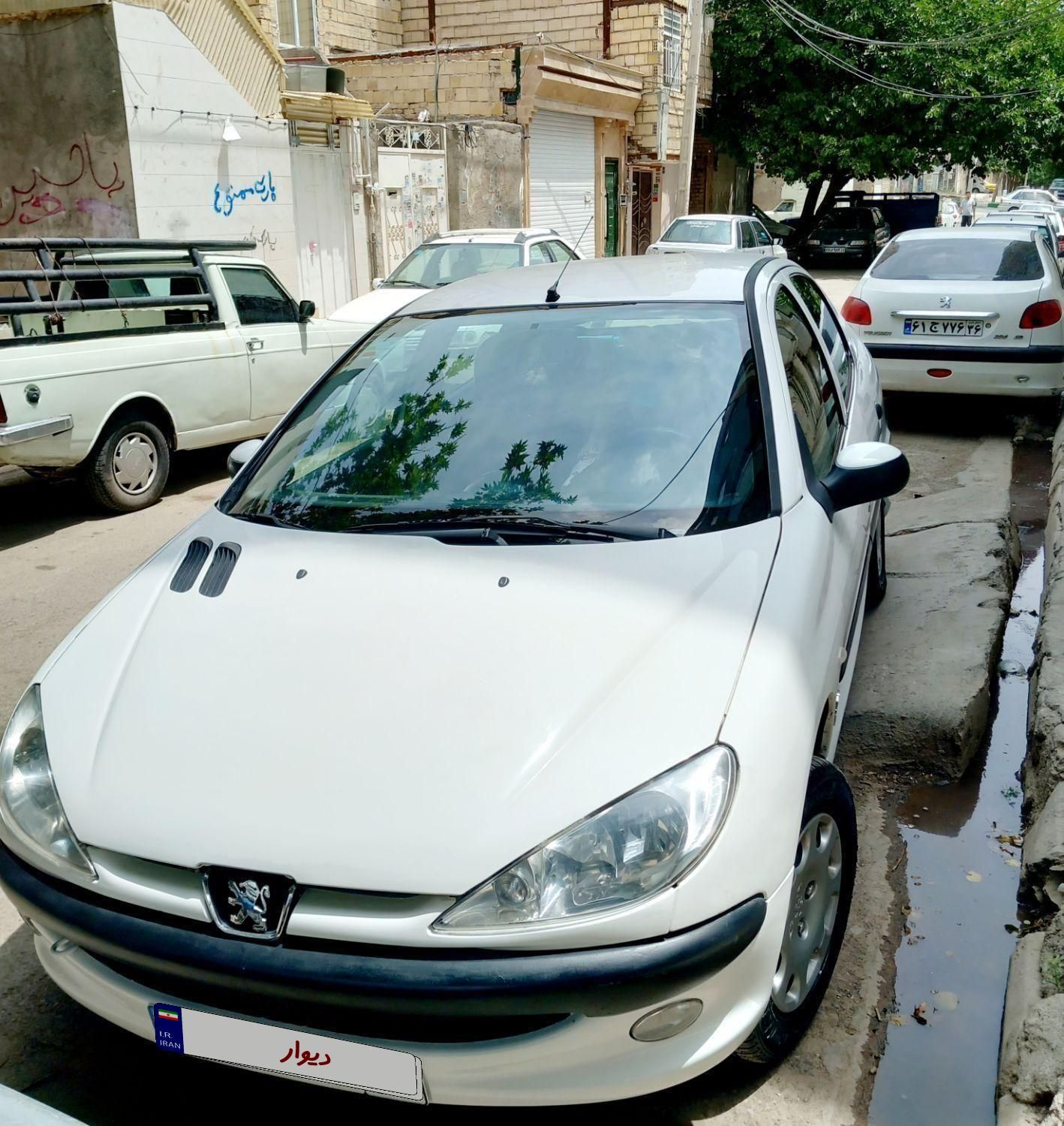 پژو ۲۰۶ صندوق دار v8 - 1392