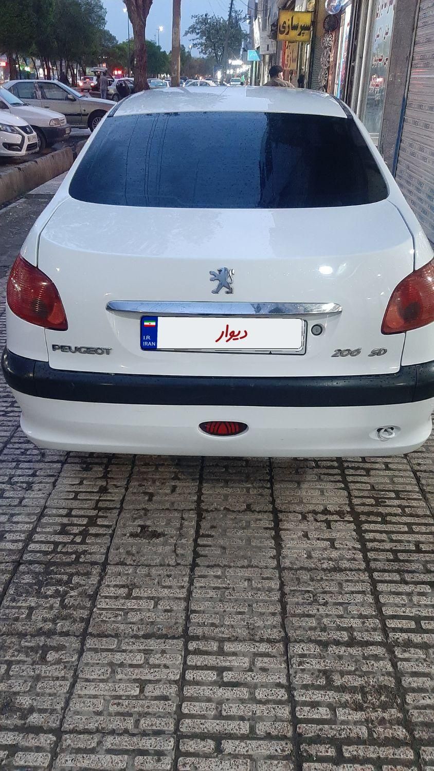 پژو ۲۰۶ صندوق دار v8 - 1390