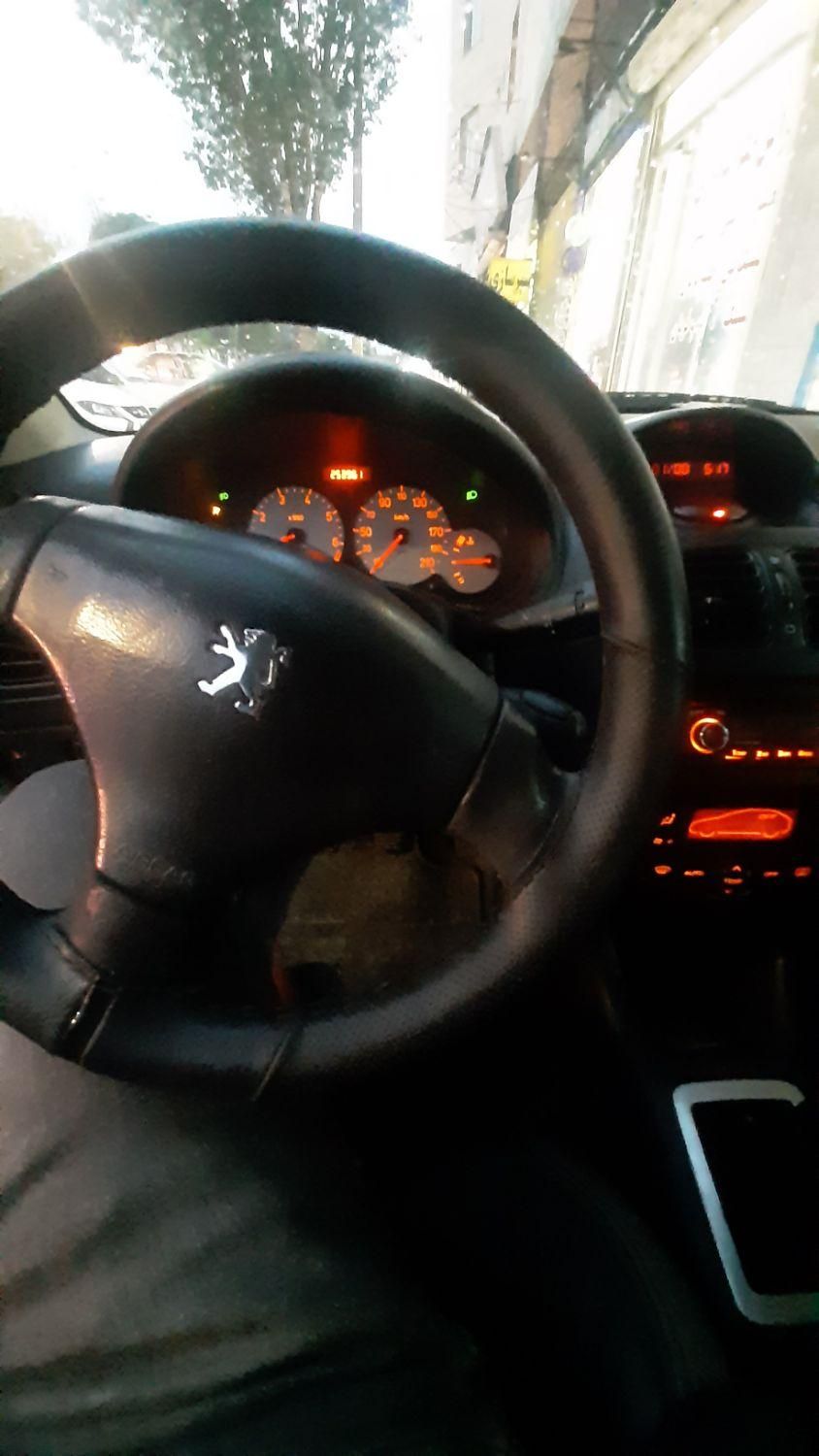 پژو ۲۰۶ صندوق دار v8 - 1390