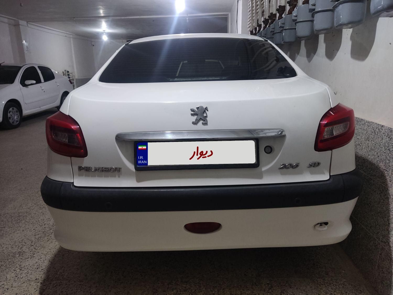 پژو ۲۰۶ صندوق دار v8 - 1396