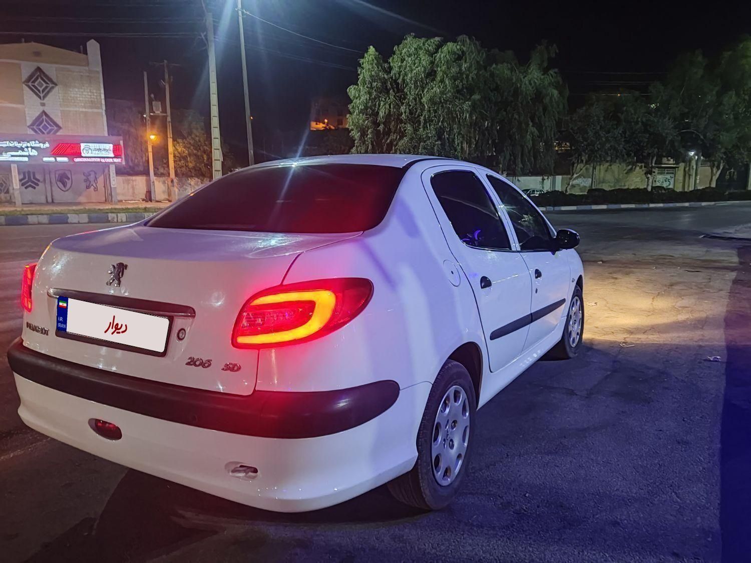 پژو ۲۰۶ صندوق دار v8 - 1396
