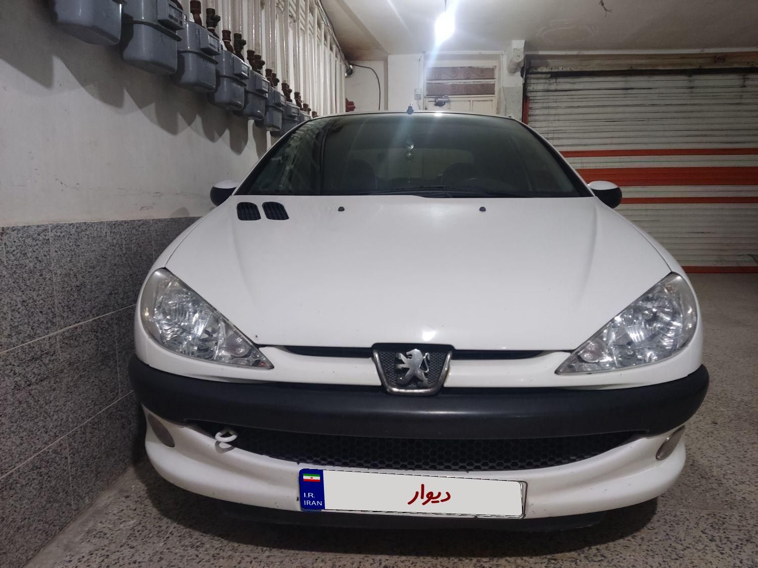 پژو ۲۰۶ صندوق دار v8 - 1396