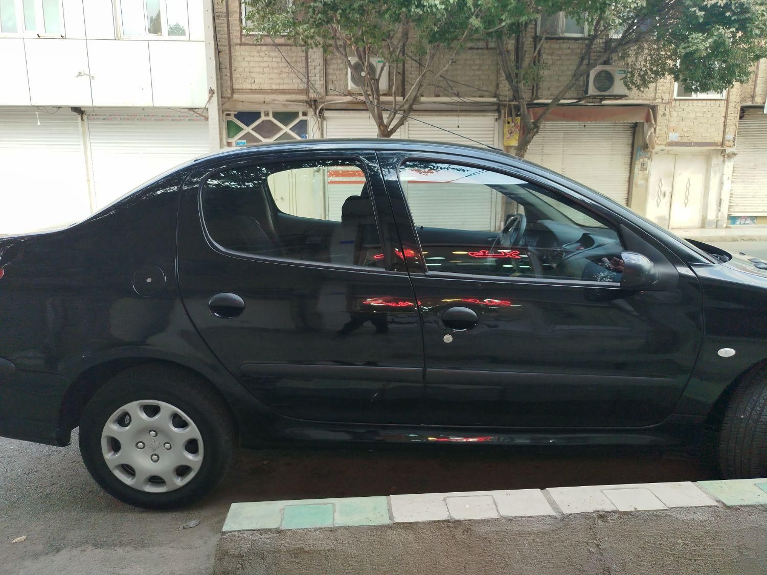 پژو ۲۰۶ صندوق دار v8 - 1398