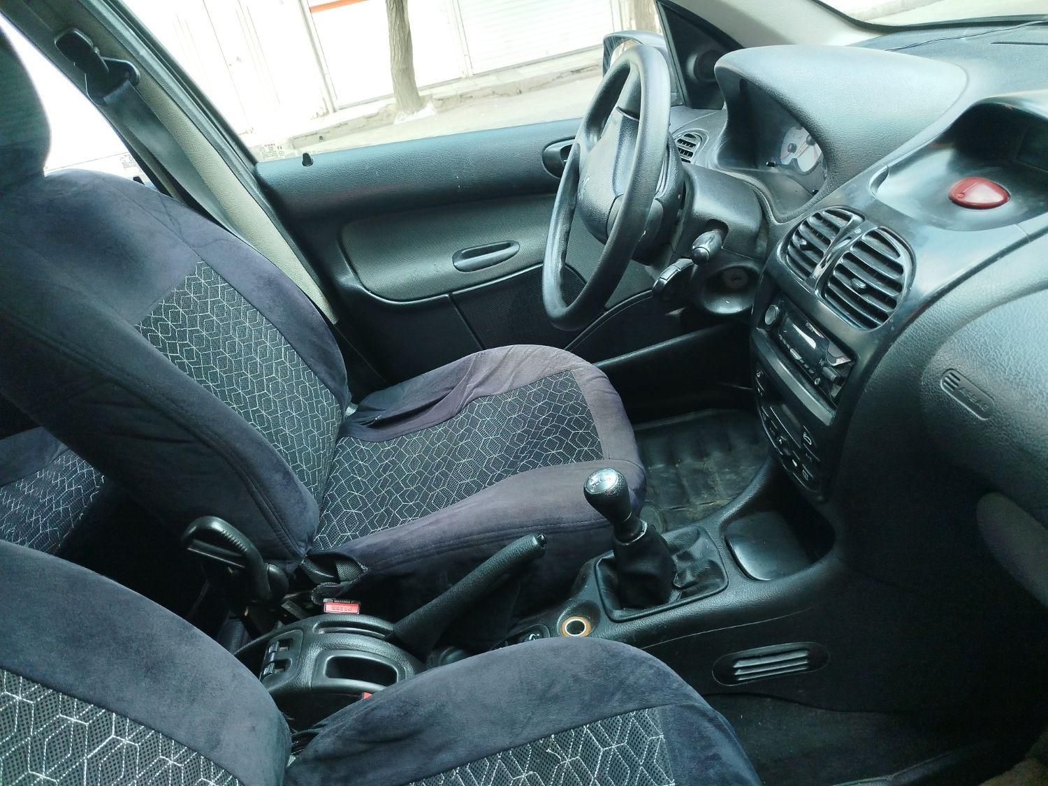 پژو ۲۰۶ صندوق دار v8 - 1398