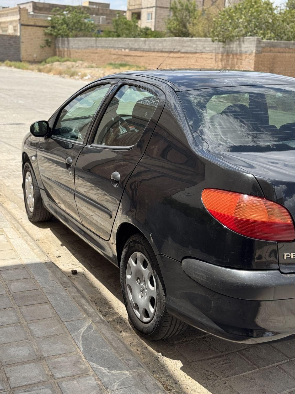 پژو ۲۰۶ صندوق دار v8 - 1386