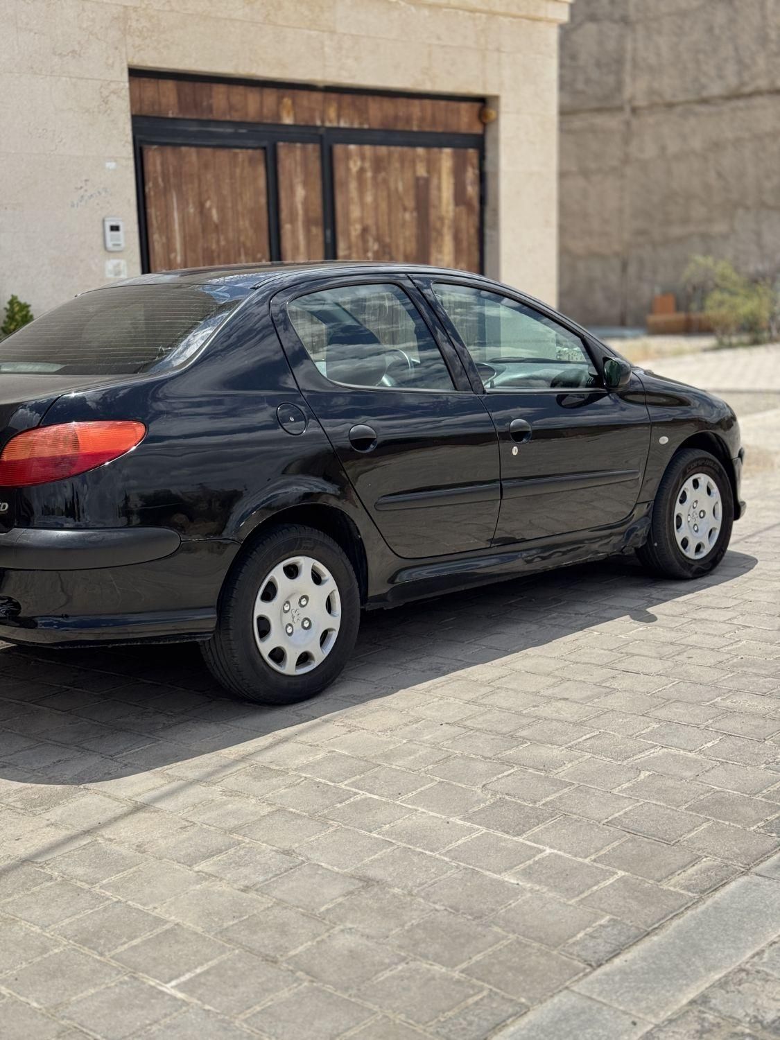 پژو ۲۰۶ صندوق دار v8 - 1386