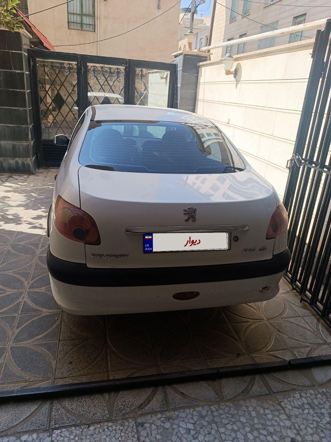 پژو ۲۰۶ صندوق دار v8 - 1396
