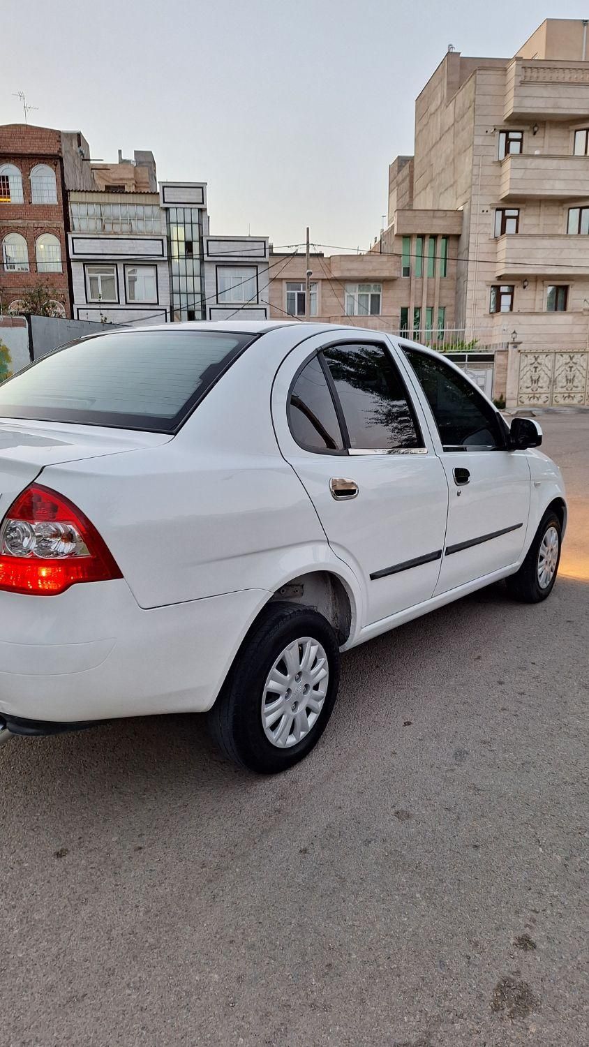 تیبا صندوق دار SX - 1400