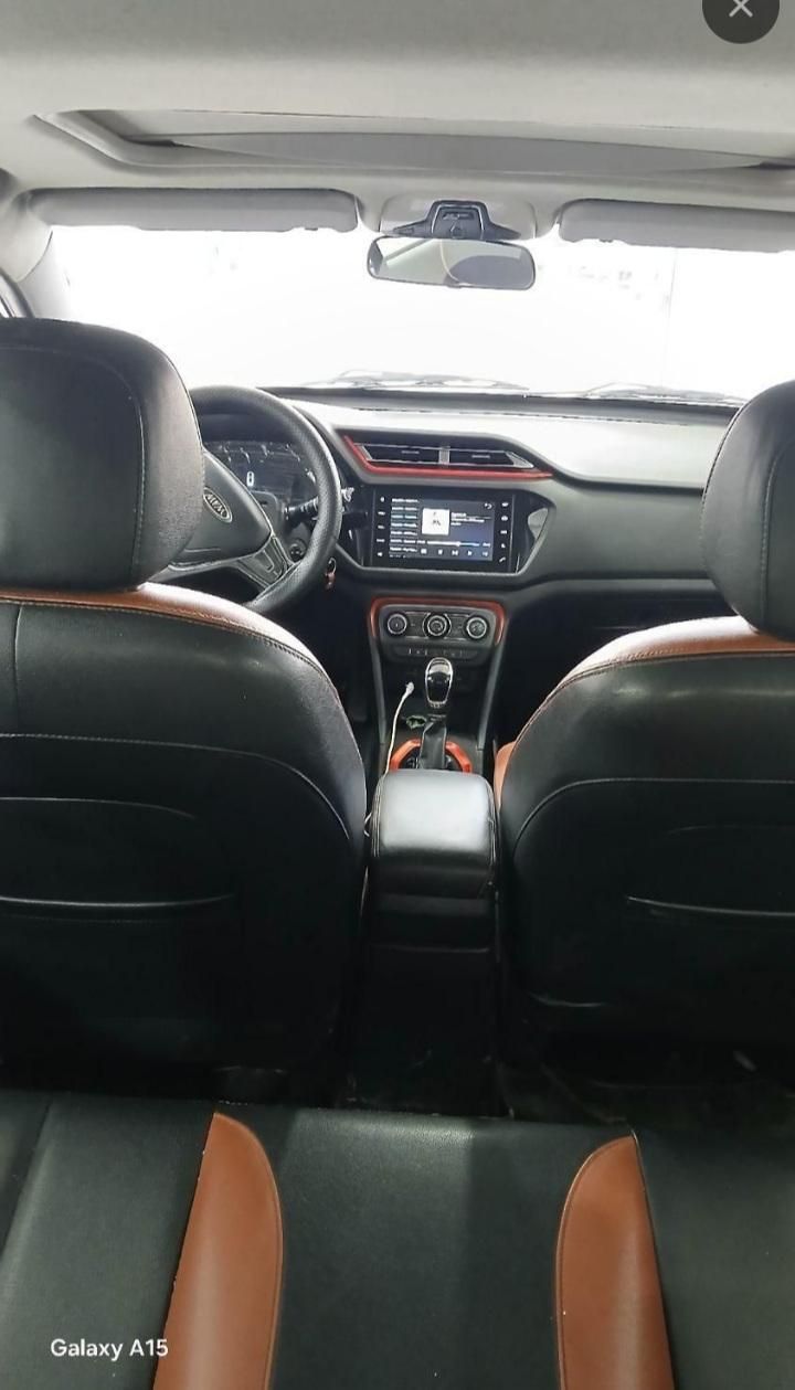 ام وی ام X22 دنده‌ای لاکچری - 1399