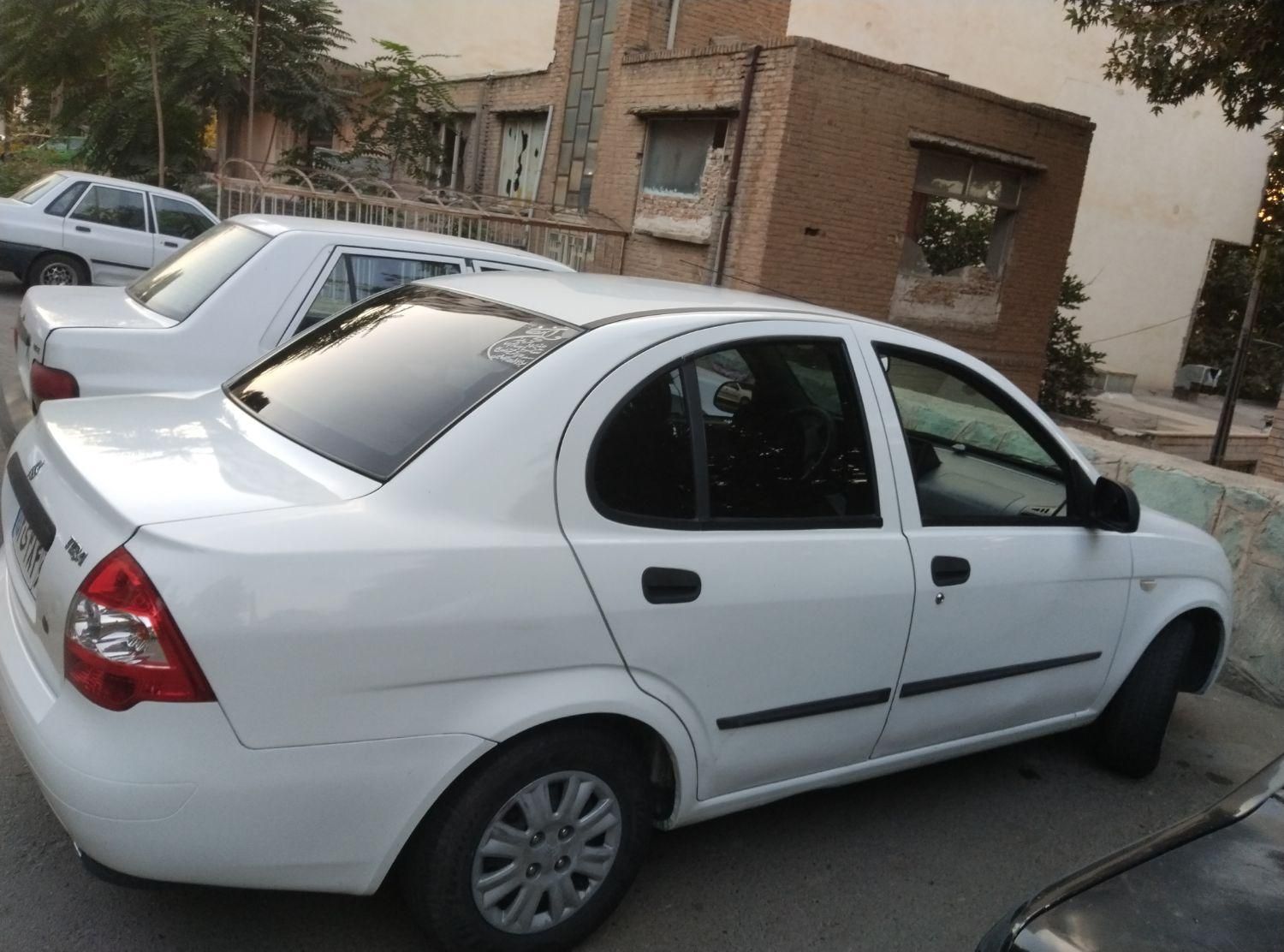 تیبا صندوق دار SX - 1400