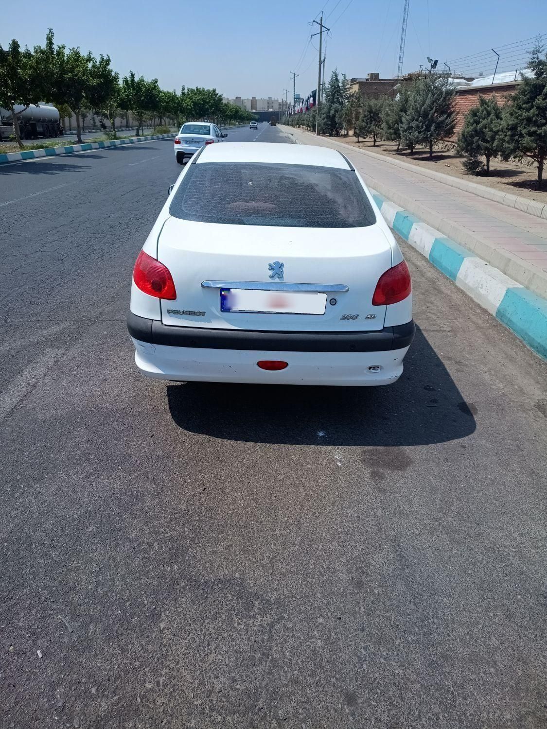 پژو ۲۰۶ صندوق دار v8 - 1394