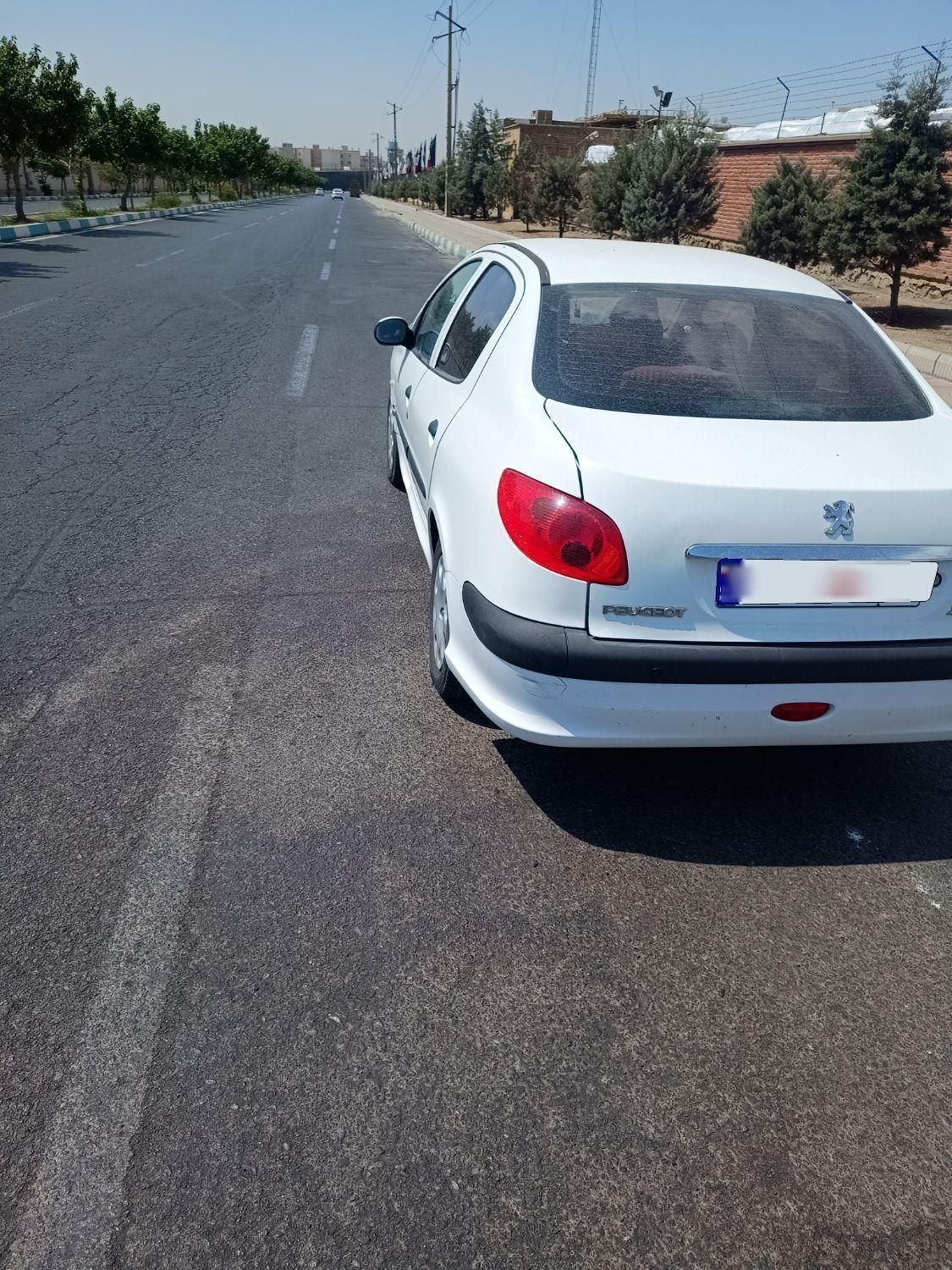 پژو ۲۰۶ صندوق دار v8 - 1394