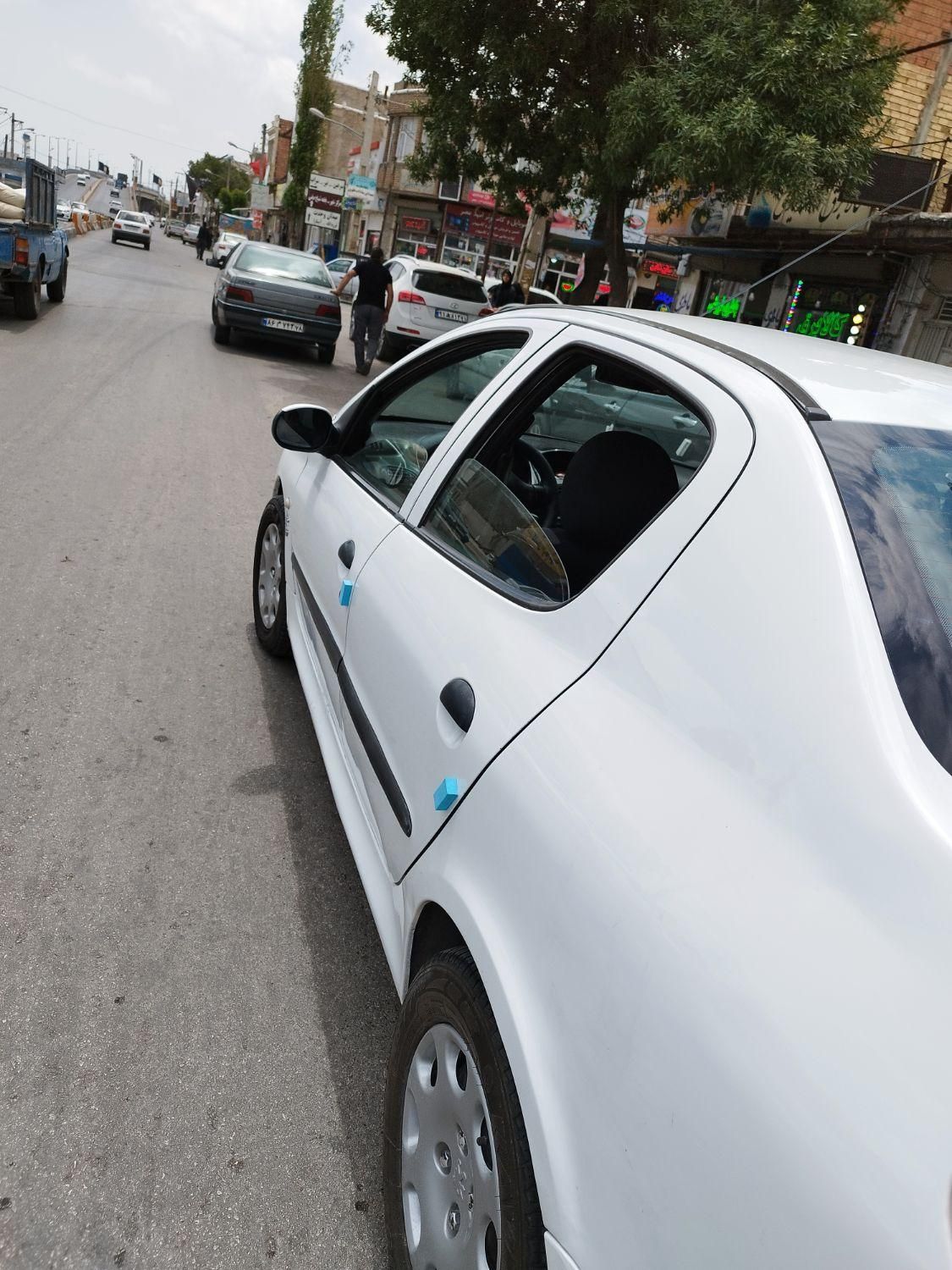پژو ۲۰۶ صندوق دار v8 - 1391