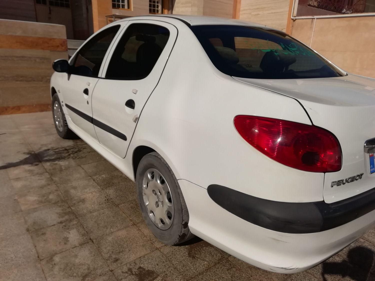 پژو ۲۰۶ صندوق دار v8 - 1396