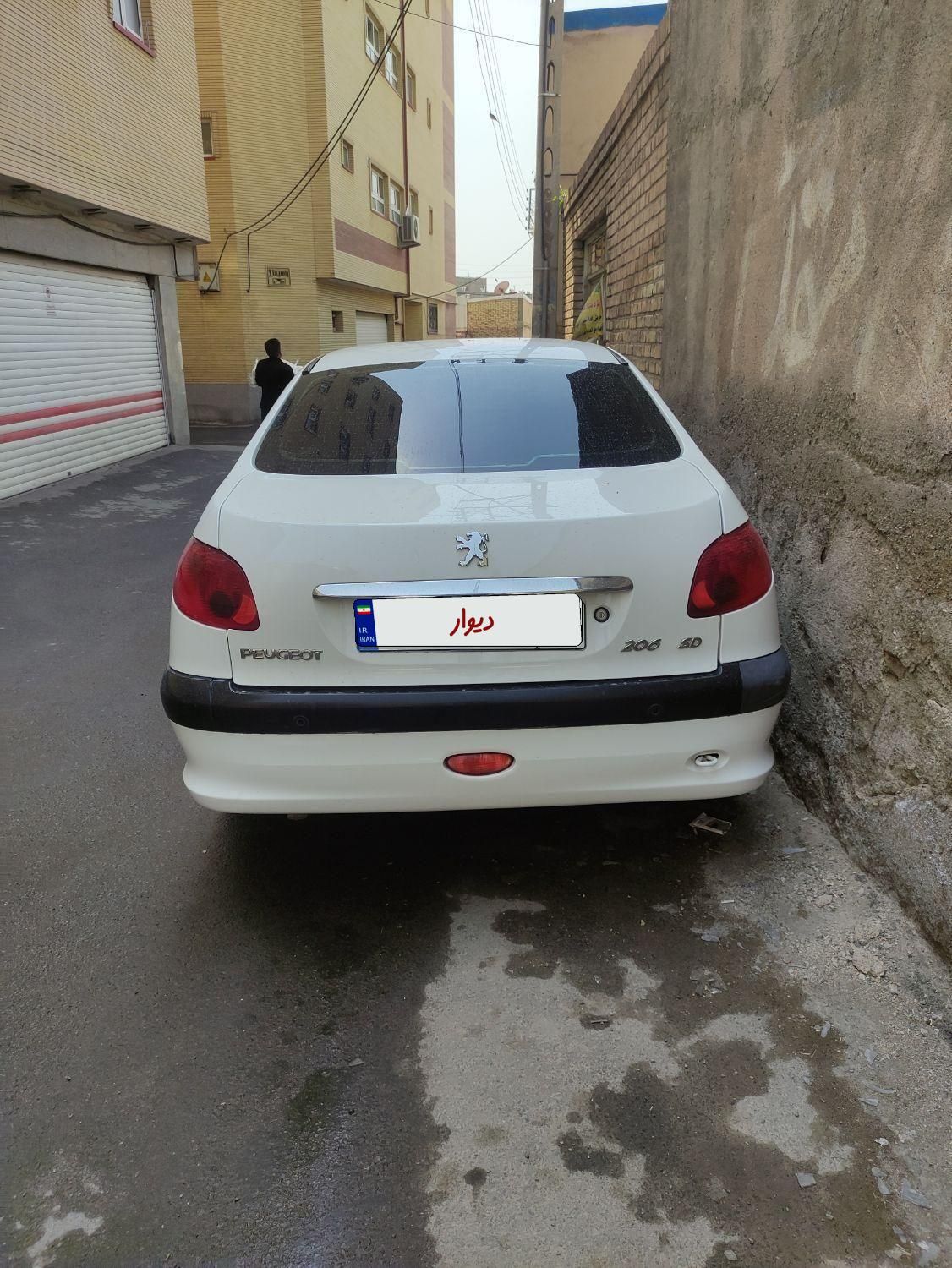 پژو ۲۰۶ صندوق دار v8 - 1396