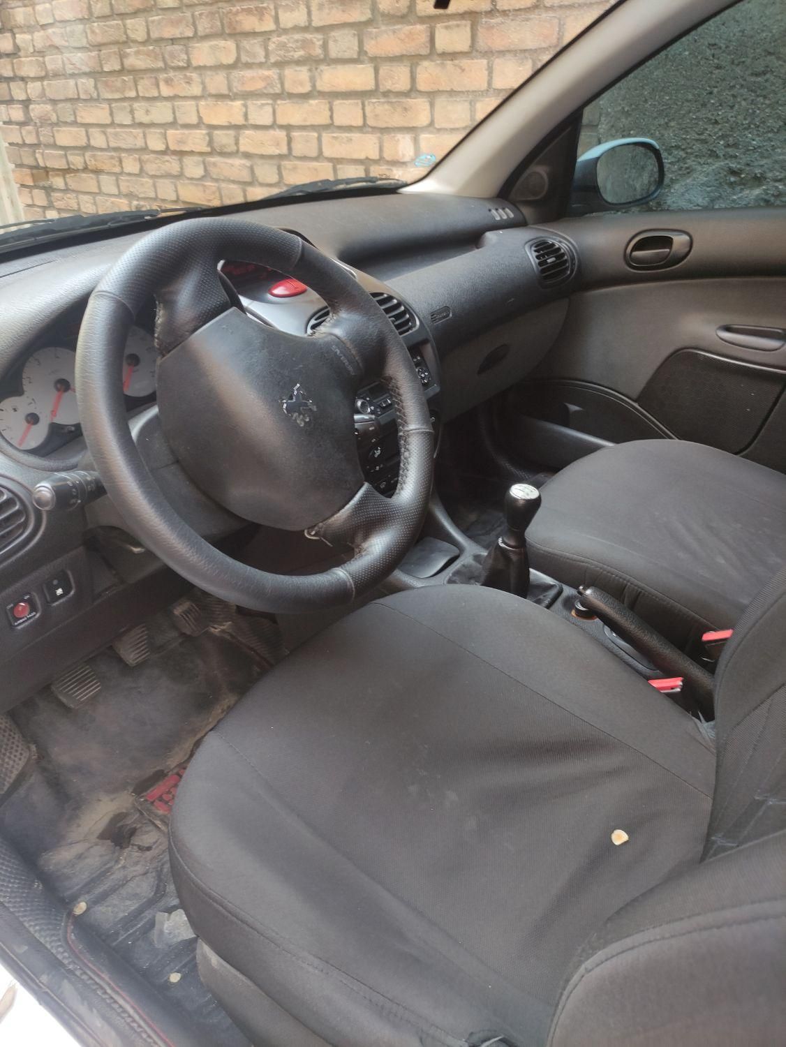 پژو ۲۰۶ صندوق دار v8 - 1396