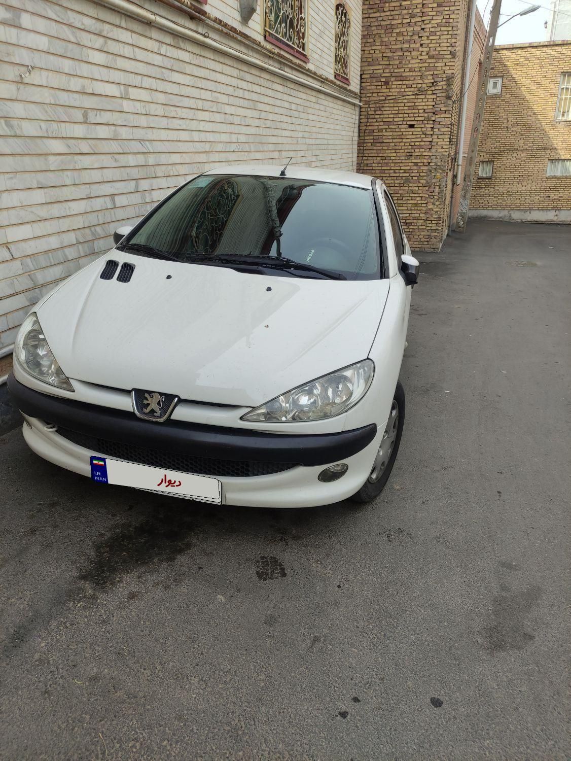 پژو ۲۰۶ صندوق دار v8 - 1396