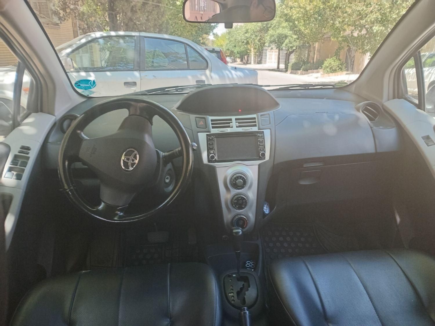 تویوتا یاریس هاچ بک XP130 - 2008