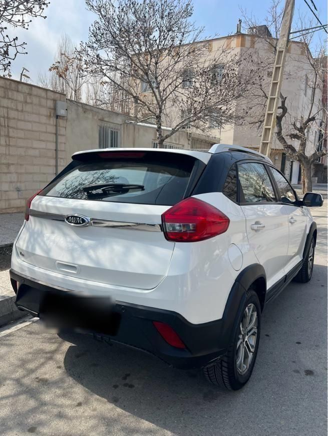 ام وی ام X22 دنده‌ای لاکچری - 1396