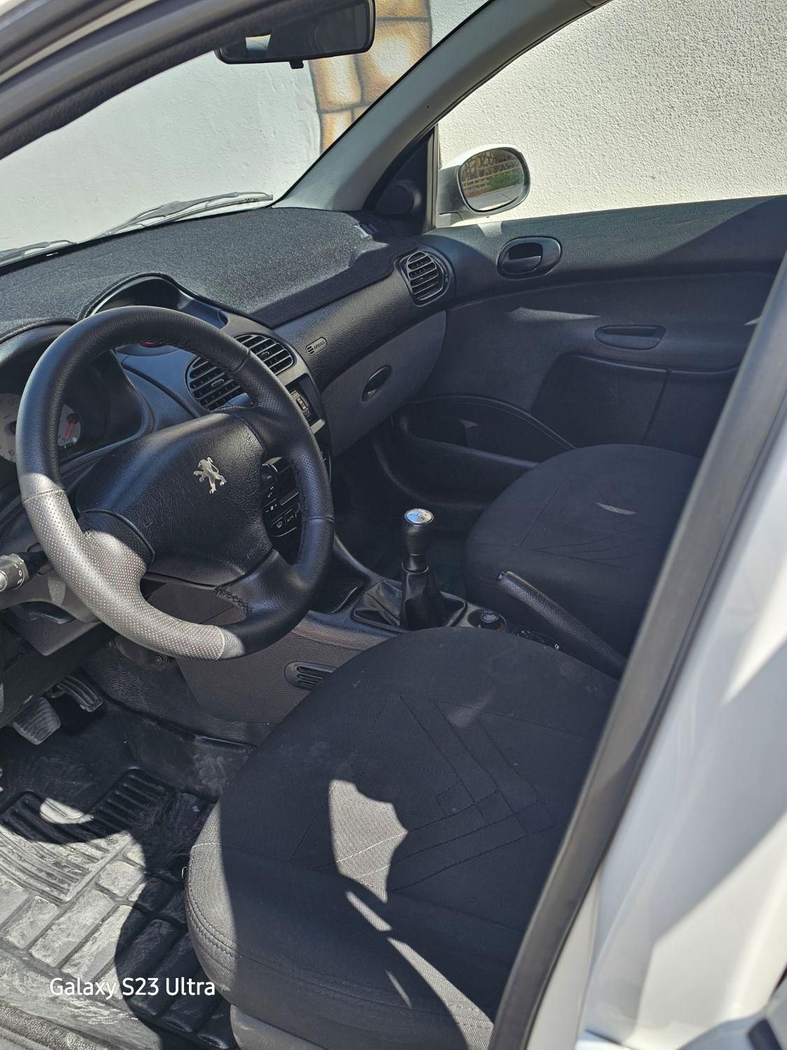 پژو ۲۰۶ صندوق دار v8 - 1398