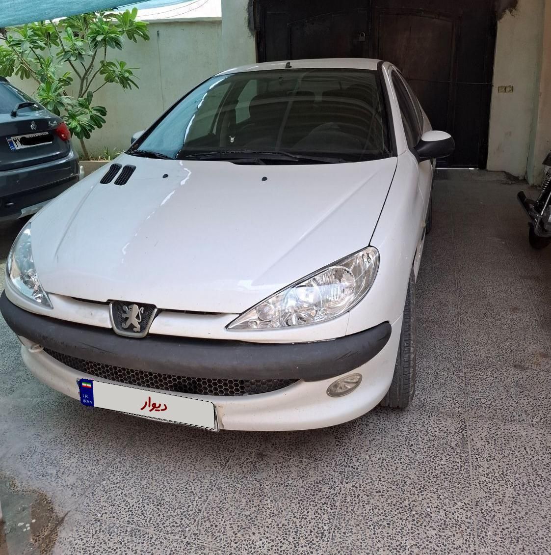 پژو ۲۰۶ صندوق دار v8 - 1396