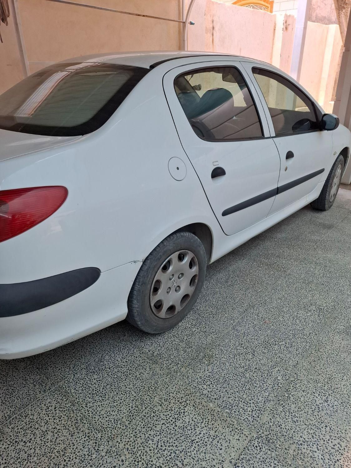 پژو ۲۰۶ صندوق دار v8 - 1396
