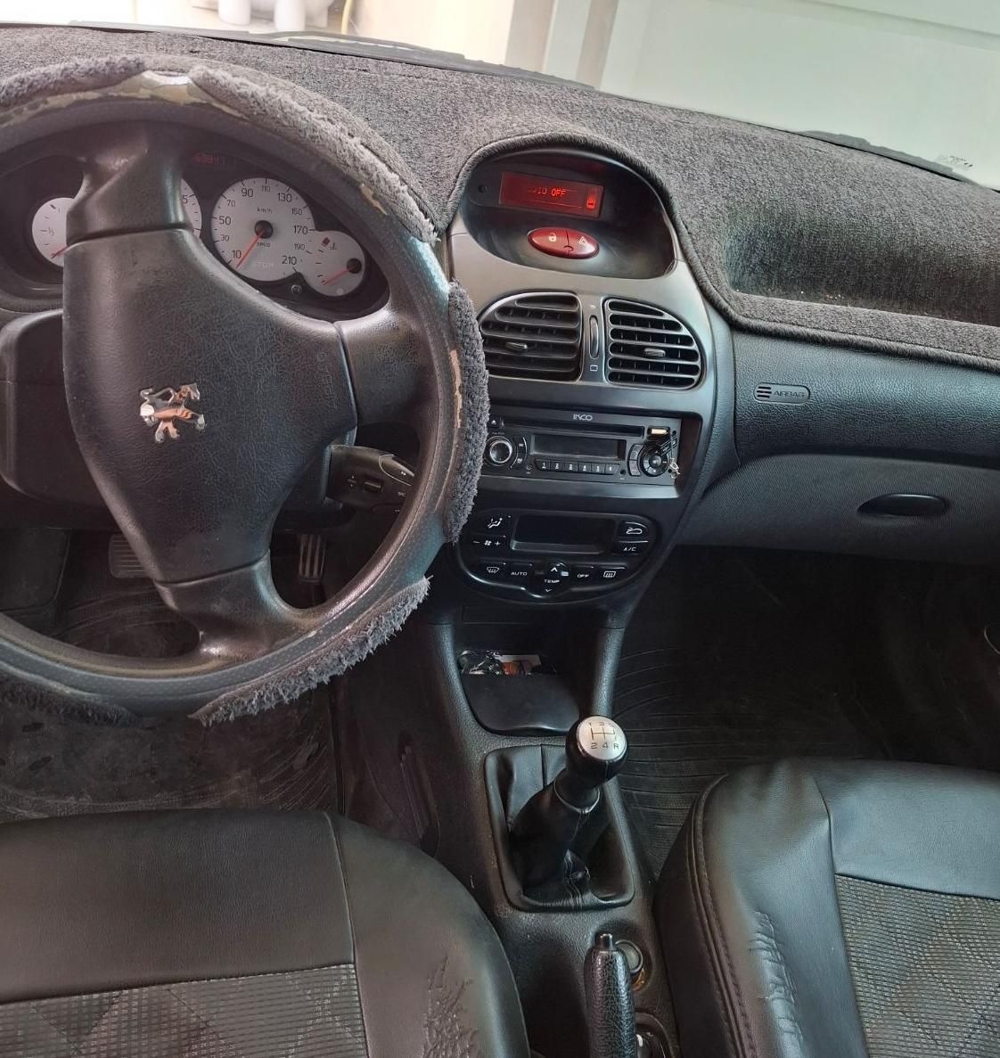 پژو ۲۰۶ صندوق دار v8 - 1396